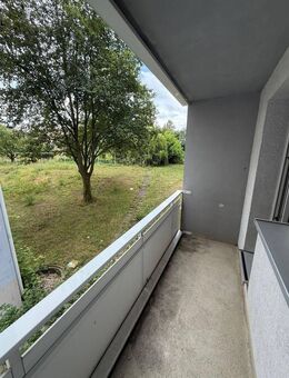 2-Raum Wohnung im Erdgeschoss mit Dusche - Halle (Saale)