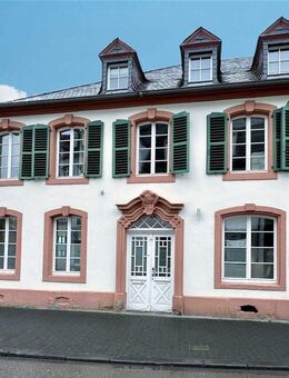 Saniertes MFH mit vier Wohneinheiten und zus. Gewerbeeinheit in exponierter Lage zu verkaufen/Carports+Stpl. verfügbar! - Trier