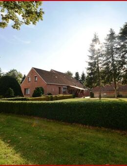 * Resthof mit Platz und Nebengebäuden * - Rhauderfehn