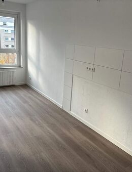 4-Zimmer-Wohnung auf dem Laagberg // 3.OG links - Wolfsburg