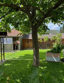 Charmantes 3-Familienhaus mit Gartenparadies in ruhiger Waldrandlage - Denkingen