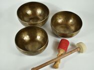 Klangschalen 3er Set 3,2 kg - antik finish - Oberkörper Klangmass - Bad Staffelstein Zentrum