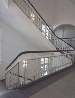 3-Zimmer Wohnung mit Einbauküche, Balkon, 2 Tiefgaragenplätzen - Villingen-Schwenningen