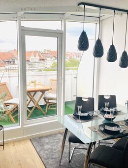 Möblierte & frisch sanierte 2-Zi-Wohnung mit Balkon & TG Stellplatz über den Dächern von Leipzig - Leipzig
