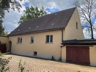 Haus und Grundstück mit viel Potenzial in guter Lage von Niederau - Niederau