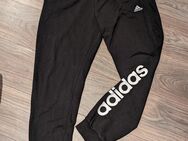 Adidas Essentials French Terry Logo Pants Jogginghose schwarz Größe L (42/44) - Gehrden