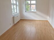 TOP Grundriss! 2-Zimmerwohnung mit großer Küche, Tageslichtbad und Laminat! - Nossen