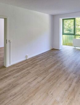 Wohnen mit LIFT - helle, moderne TOP 2-Zimmer-Wohnung ab 01.04.26 mit EBK, Balkon & Loggia - Drebach