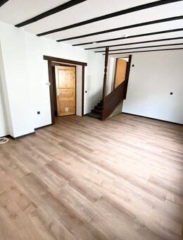 Großzügige 3-Zimmer Wohnung großem Wintergartenbereich - Saarbrücken