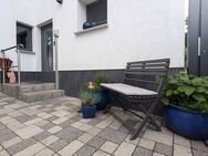 Wohnen und Arbeiten unter einem Dach! Schicke Immobilie mit geräumiger Wohnung und freiwerdender medizinischer Fußheilkunde-Praxis - Reilingen