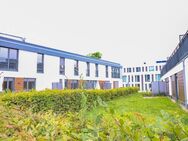 Genießen Sie exklusives Wohngefühl: helle EG-Wohnung mit großer Terrasse und moderner Küche - Stuttgart