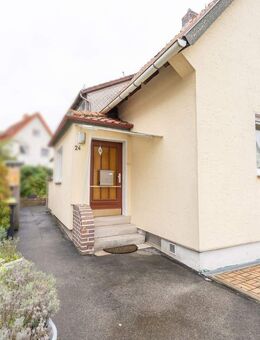 *Beliebte und ruhige Wohnlage in Neustadt!* Ein- bis Zweifamilienhaus mit Garage und kleinem Garten! - Neustadt (Coburg)