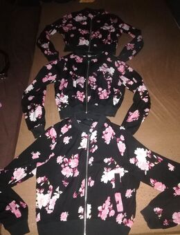 schwarze, geblümte Chiffonblousons von Tally Weijl, Bomberjacke, dünne Bluse, Überziehjacke, Jäckchen - Wernigerode Zentrum