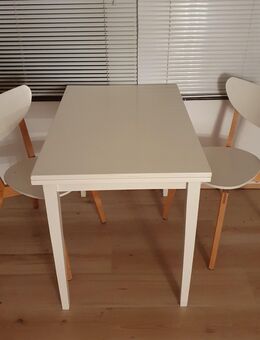 IKEA Tisch mit 2 Stühlen - Berlin