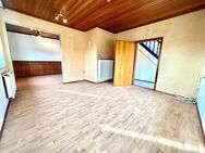 Preisreduktion! sofort bezugsfähiges 7 Zimmer EFH, 144qm Wfl. + viel Stauraum, geschützte Terrasse, Stellplätze, kleine Garage, extra Gartengrundstück - Litzendorf