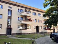 Lichtdurchflutete Wohnung mit Balkon, Stellplatz & weiteren Extras - Berlin