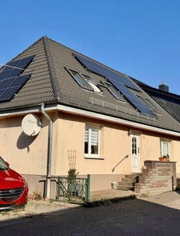 HORN IMMOBILIEN ++ Krickow bei Neubrandenburg, Doppelhaushälfte + großes Grundstück - Groß Nemerow