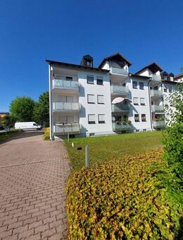 Kapitalanlage: Moderne, vermietete 3 Zim-Dach-Mansarden-Wohnung in Trostberg - Trostberg