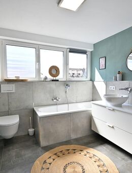 Moderne 3-Zimmer-Wohnung in Lörrach-Haagen mit Blick auf die Burg Rötteln - Lörrach