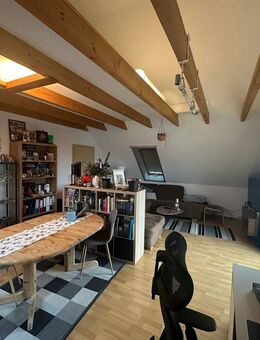 Offen gestaltete 2-Zimmer-Dachgeschosswohnung mit Balkon in Merkendorf - Merkendorf