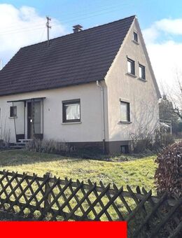 Wohnhaus mit Garage und Garten in ruhiger Lage in Spaichingen - Spaichingen
