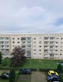 Schmucke Zweiraumwohnung mit Einbauküche und Balkon! - Weida