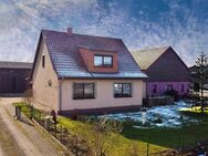 Resthof mit großen Einfamilienhaus und viel Nebengelass - Niepars