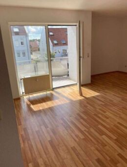 Großzügige Wohnung in Germersheim mit 1 Zimmer, Küche, Bad und Balkon - Germersheim