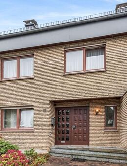 Kurzfristig bezugsfrei: Charmantes Reihenhaus mit Doppelgarage in Bünde - Bünde