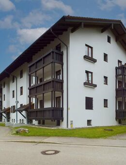 Bad Tölz: Modernisierte 3,5-Zimmer-Wohnung mit drei Loggien -Verfügbar ab dem 01.10.2025 - Bad Tölz