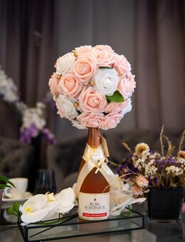 Handmade Kombi-Geschenk: Blumenstrauß & Rosè (Alkoholfrei) Burg Schöneck - Villingen-Schwenningen