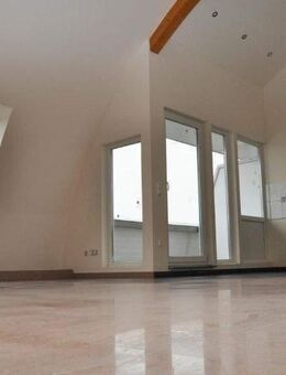 Galerie-Wohnung mit spektakulärem Blick über die Dächer Wuppertals - Wuppertal