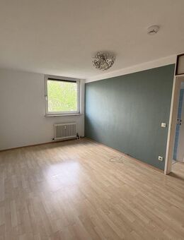 Kapitalanlage oder Eigenbedarf - 2-Zimmer-Wohnung mit Aufzug und Balkon in Stein - Stein (Bayern)