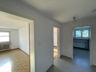 3 Zimmer Whg mit neuem Balkon und Blick bis in die Weinberge - Esslingen (Neckar)