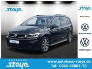 VW Touran, R-line Black St Ergo li, Jahr 2023 - Halle (Saale)