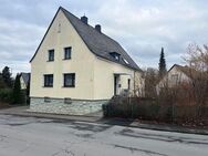 Zweifamilienhaus mit Gewerbehalle in Arnsberg (Neheim) - Arnsberg