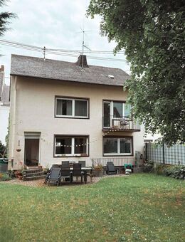 Vielseitig nutzbares Ein/Zweifamilienhaus mit toller Gartenfläche - Rhens