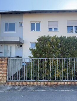 Ein Zuhause mit Herz und Charakter - 3-Familienhaus mit großartigem Garten in gepflegtem Zustand - Schwabach