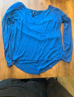Blauer Pullover - Schnaittenbach