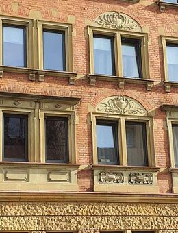 Top saniert: 3-Zimmer Dachgeschosswohnung mit Balkon und Wohnküche - Nürnberg