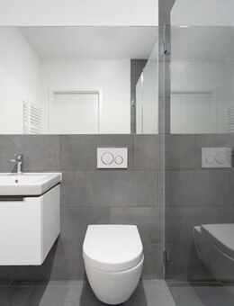 Sofort einziehen: Großzügige Familienwohnung, 4-Zimmer, 12 m² große Loggia und zwei Bäder - Berlin
