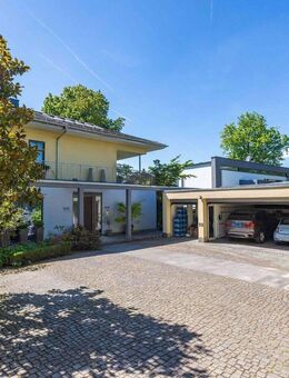 Kronberg! Traumhafte Villa in bester Lage mit Weinkeller, Welnessbereich und vielem mehr. - Kronberg (Taunus)