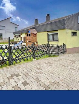 "Traumhaftes Wohnensemble in Stromberg: Einfamilienhaus mit Einliegerwohnung, großem Garten - Stromberg