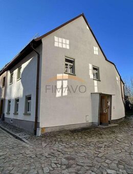 Zentrumsnah. Solide. Vielseitig. - Einfamilienhaus mit Hof, Garage & Ausbaureserve - Bischofswerda