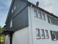 Zweifamilienhaus als Doppelhaushälfte mit Garten und Garage - Gummersbach