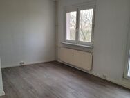 Erdgeschosswohnung mit Balkon! - Halle (Saale)