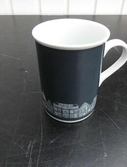 Husum-Porzellan Becher Kaffeebecher grau-weiß CJ Schmidt 3,- - Flensburg