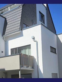 Moderne 3-Zimmer-Neubau-Wohnung mit Südbalkon, Einbauküche, Tageslichtbad, Gäste-WC + Aufzug - Liederbach (Taunus)