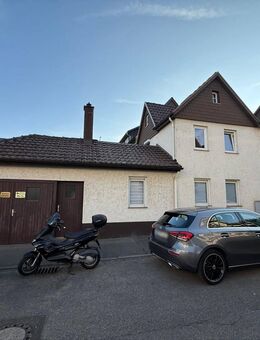 * GEPFLEGTES 2-FAMILIENHAUS MIT GARAGE IN STUTTGART-WANGEN * - Stuttgart
