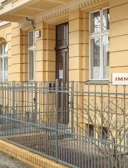 IMMOBERLIN.DE - Charmante Altbauwohnung mit Balkon + Pkw-Stellplatz beim Schlosspark Sanssouci - Potsdam